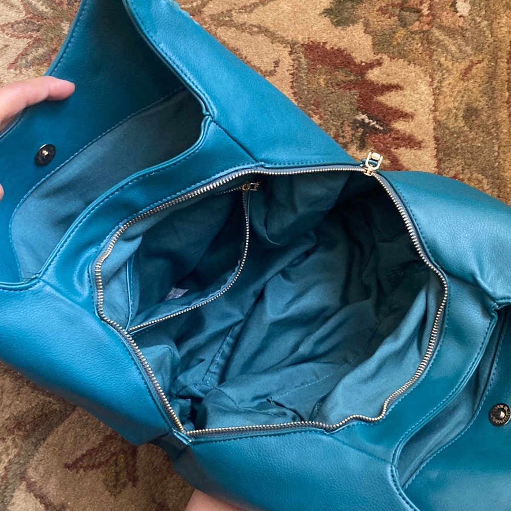 Bebe Colette Emerald triple entry Hobo Chain-Accent Shoulder Bag 😍 - Picture 6 of 8